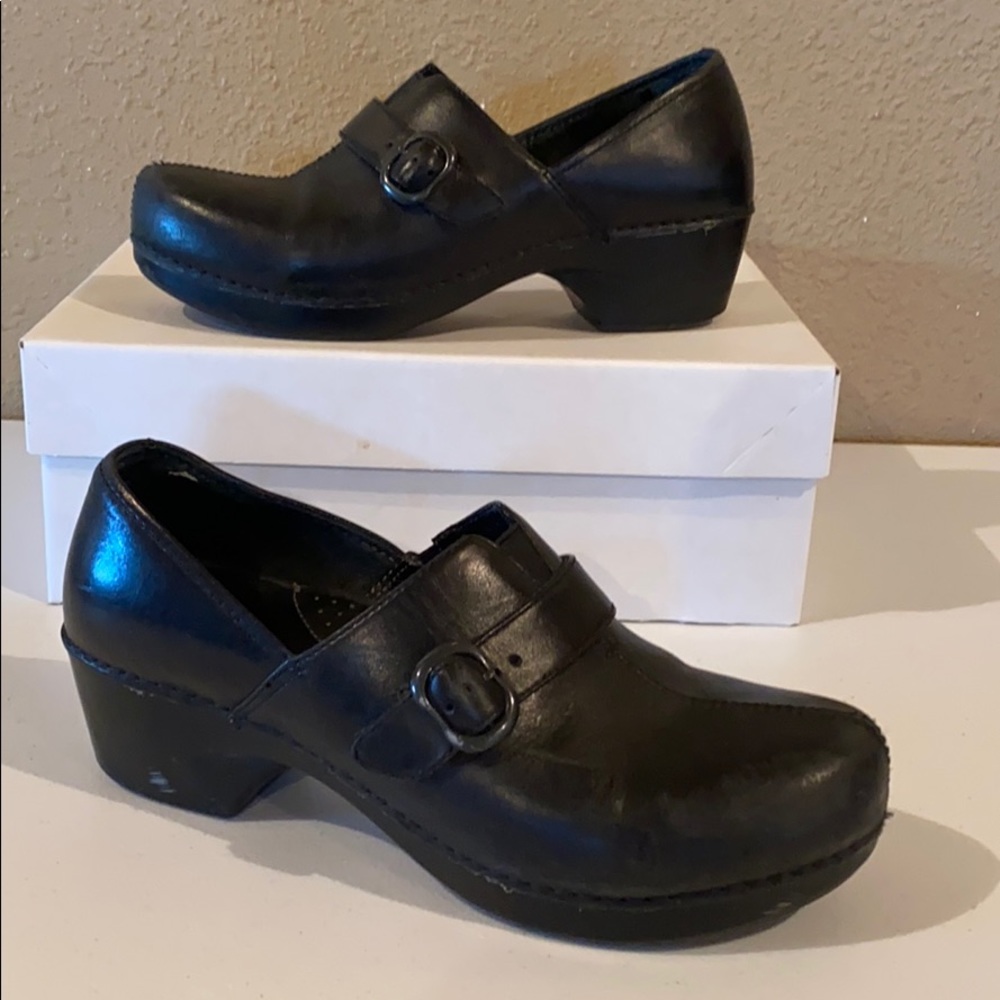 Dansko black shoes